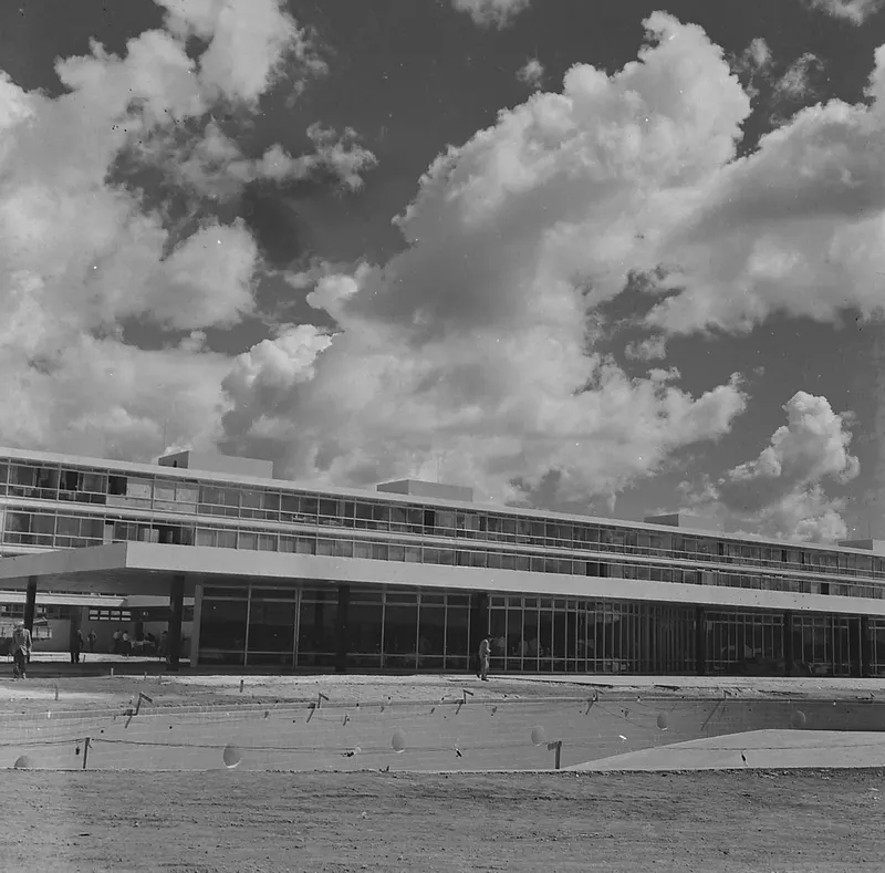 Vistas das obras de construção do Brasília Palace Hotel, Brasília (DF)_1