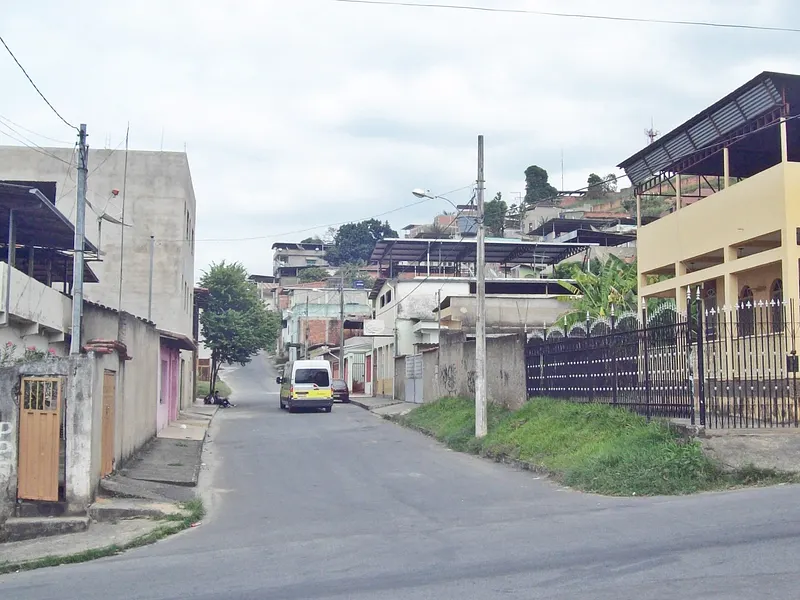 Maria de Lourdes Morais Street in the Planalto neighborhood, in Coronel Fabriciano, Minas Gerais, Brazil.