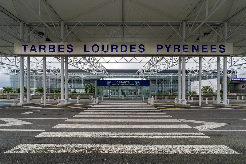 Tarbes-Lourdes-Pyrénées Airport Terminal