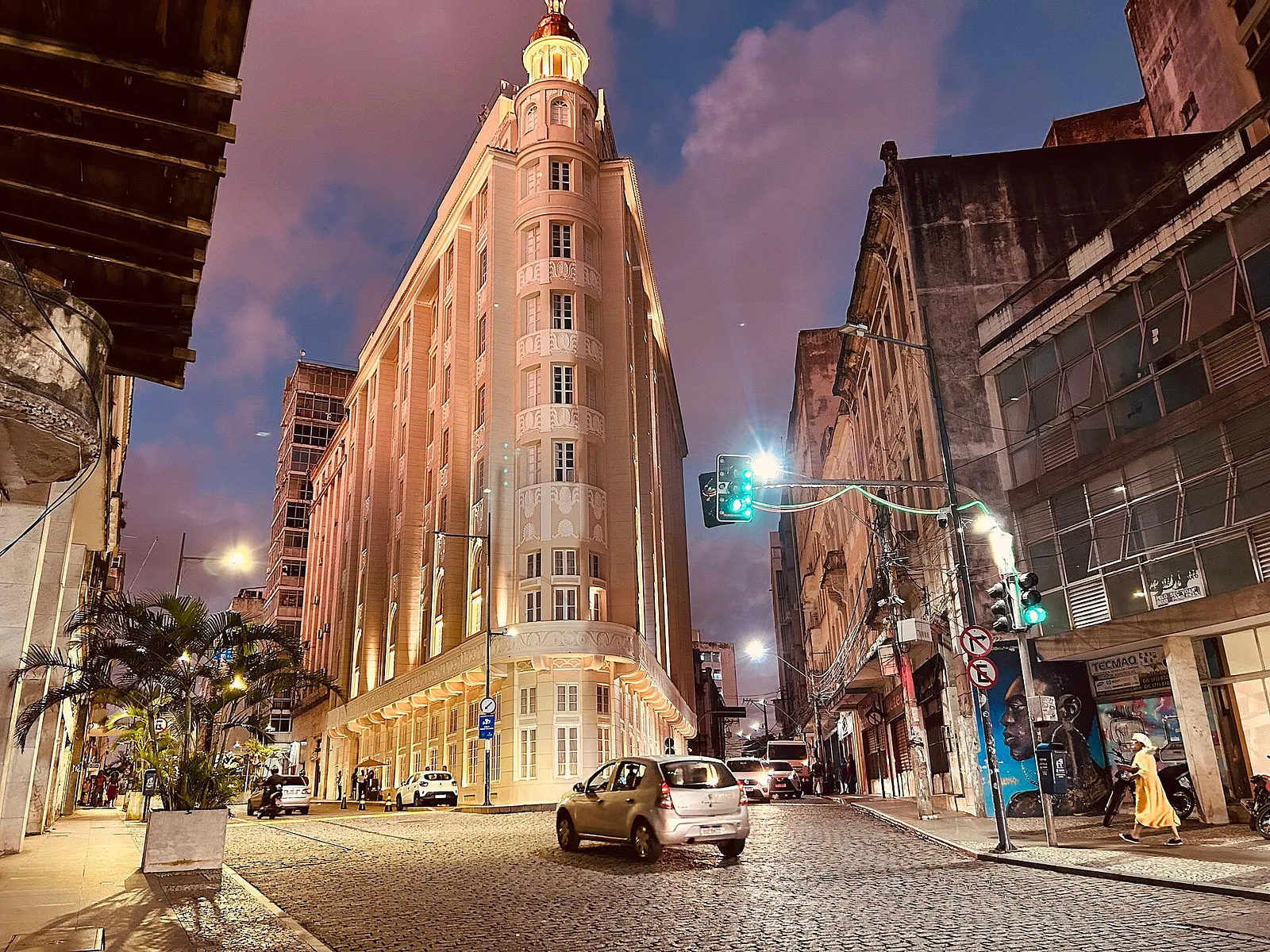 Fera Palace Hotel na Rua Chile, Centro Histórico de Salvador.