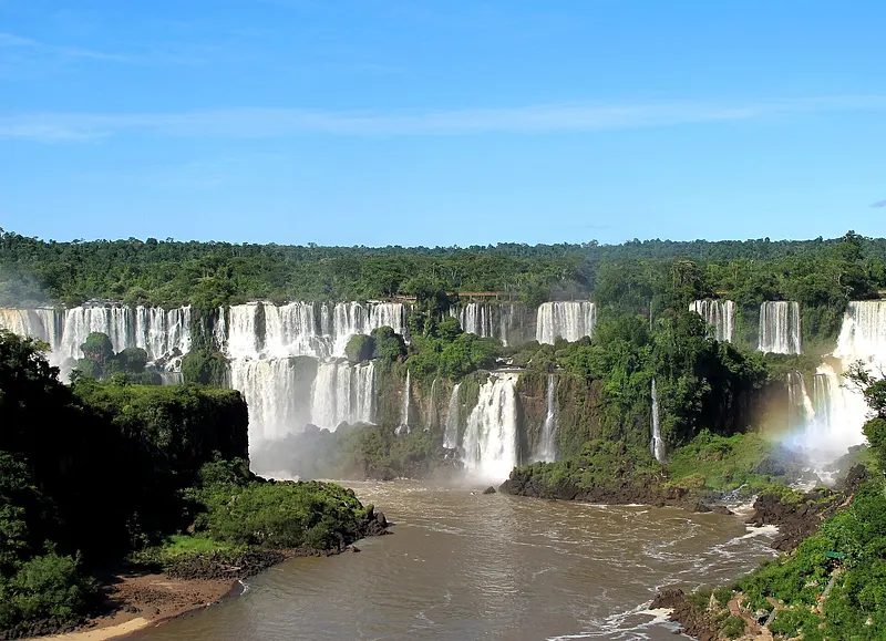 Quedas do Iguaçu em janeiro, o espetáculo na porta do hotel.