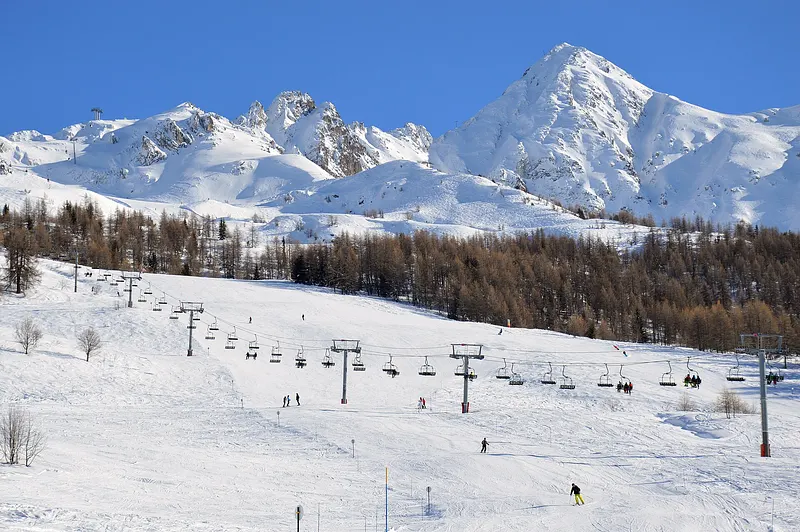Roc du Grand Renard and Aiguille Grive, with TSF Charmettoger and ski slopes in the foreground, Les Arcs, 2018